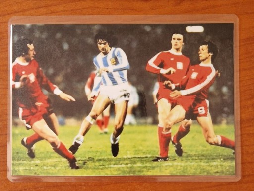 Zdjęcie oferty: Argentyna- Kempes - z 1978 roku(piłka nożna)(FOTO)