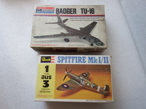 Zdjęcie oferty: 2 modele: SPITFIRE MkI/II,  Badger TU-16  z lat 70