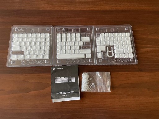 Zdjęcie oferty: Klawisze CORSAIR PBT DOUBLE-SHOT PRO-zestaw DE