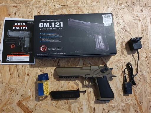 Zdjęcie oferty: Pistolet na kulki replika CYMA CM121 elektryczne