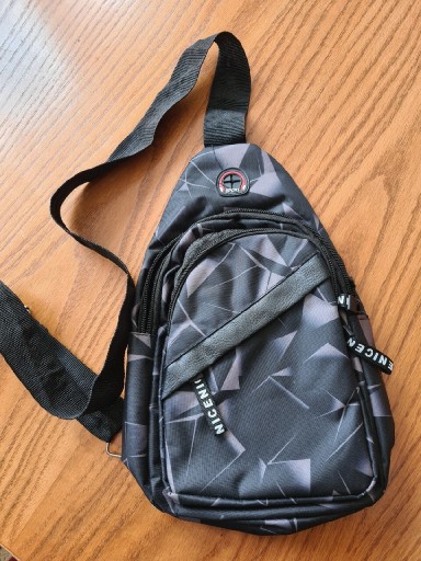 Zdjęcie oferty: Plecak mały przekładany przez ramię. 