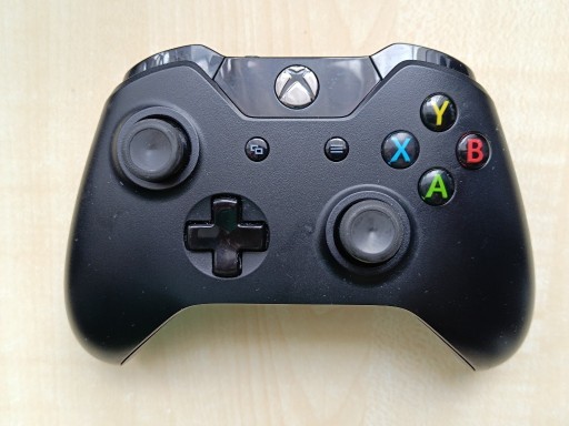 Zdjęcie oferty: XBOX ONE 1537 ORYGINALNY MICROSOFT PAD PC SKLEP