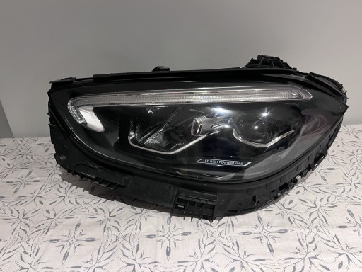 Zdjęcie oferty: Lampa przód Mercedes C klasa W206 full led