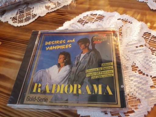 Zdjęcie oferty: Radiorama – Desires And Vampires CD, 1988 nowa!