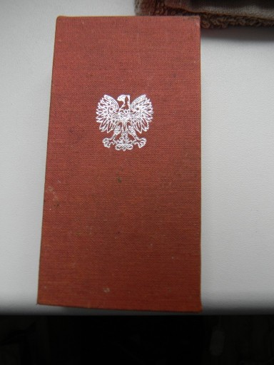 Zdjęcie oferty: Krzyż zasługi PRL w pudełku 
