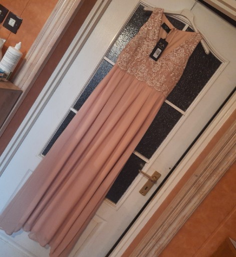 Zdjęcie oferty: Sukienka długa pudrowy róż  AX Paris rozmiar 40
