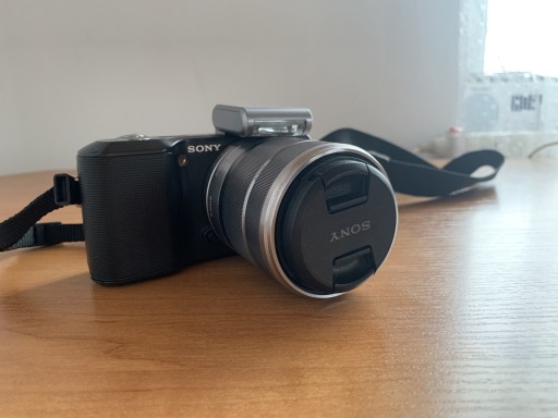 Zdjęcie oferty: Sony NEX-3 2 obiektywy, ładowarka, pamięć, torba