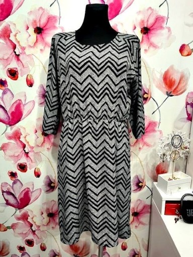 Zdjęcie oferty: esmara sukienka midi modny ciekawy wzór hit roz.40