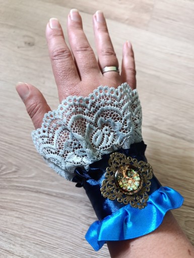 Zdjęcie oferty: Bransoletka-mankiet z koronką w stylu bocho