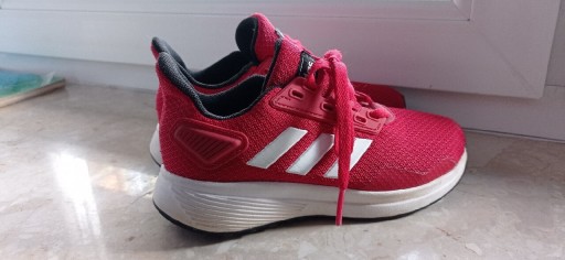 Zdjęcie oferty: Buty adidas czerwone sznurowane rozm 30 