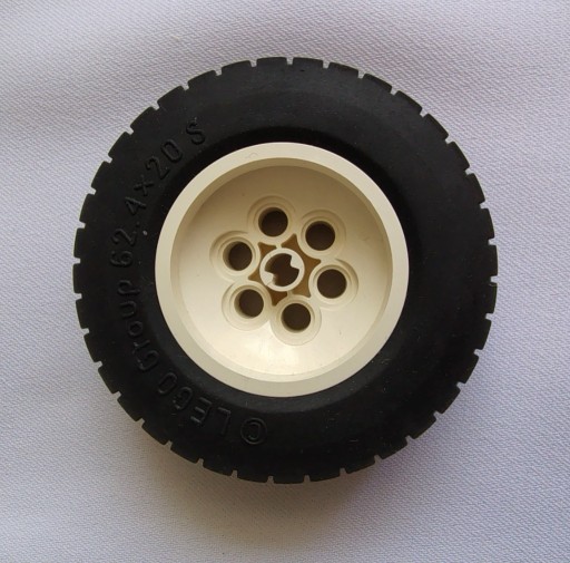 Zdjęcie oferty: LEGO Technic koło 32019 (62x4) białe (biała felga), stan idealny