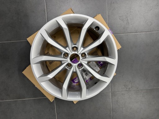 Zdjęcie oferty: Oryginalna alufelga 18 cali AUDI A4 B9 OEM 8.0Jx18H2 ET40 8W0601025H