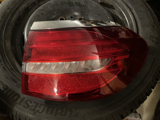 Zdjęcie oferty: Lampa Mercedes W213 S213 kombi prawy tył