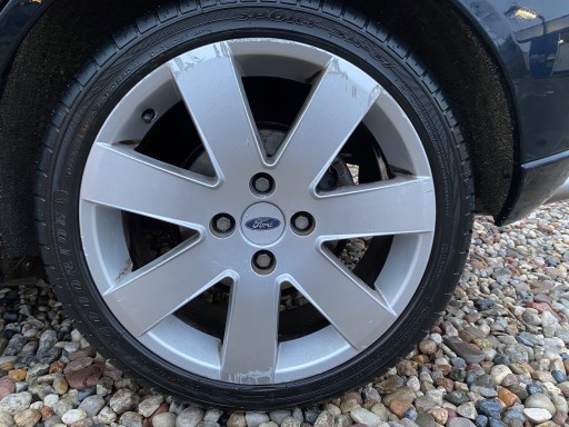 Zdjęcie oferty: Alufelgi opony 4x108 215/40 R17 Ford