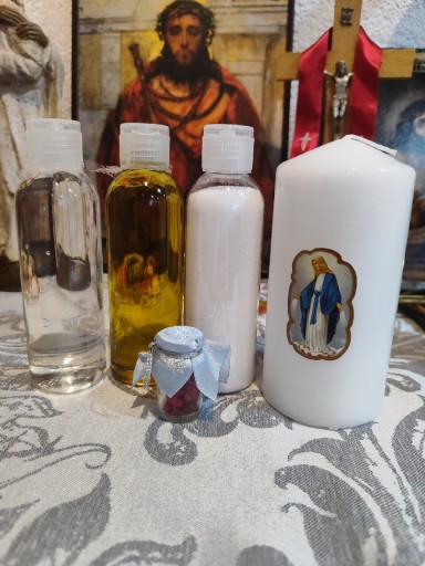 Zdjęcie oferty: Egzorcyzmowana świeca, kadzidło, woda, sól i oliwa