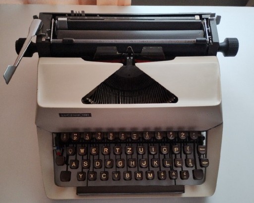 Zdjęcie oferty: Maszyna do pisania