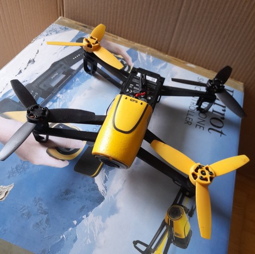 Zdjęcie oferty: Dron Parrot BeBop + kontroler uszk.