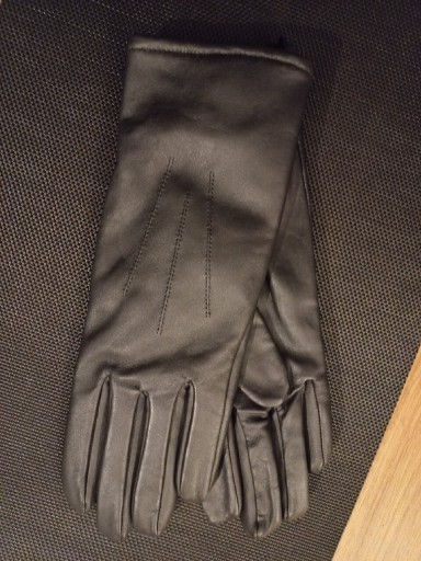 Zdjęcie oferty: Rękawiczki skórzane czarne zimowe zima jesień rozmiar 22 nowe uniseks