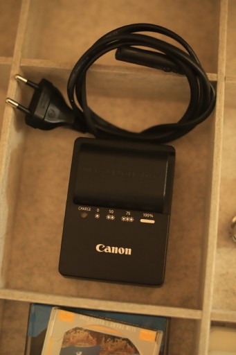 Zdjęcie oferty: LC-E6E. Ładowarka do baterii Canon LP-E6/LP-E6N.