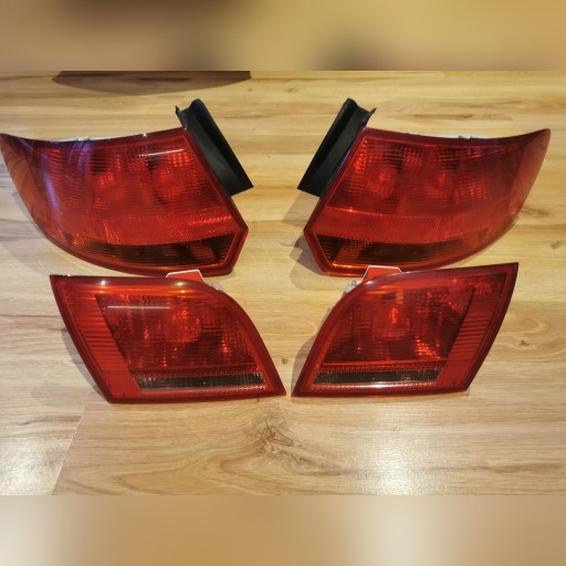 Zdjęcie oferty: Oryginalne lampy z żarówkami Audi A3 8P4 KOMPLET !