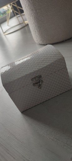 Zdjęcie oferty: Kuferek szkatułka na biżuterię organizer 
