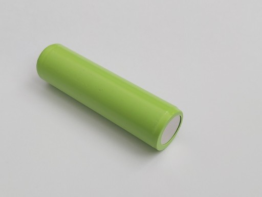 Zdjęcie oferty: Akumulator 18650 z zabezpieczeniem zielony NOWY