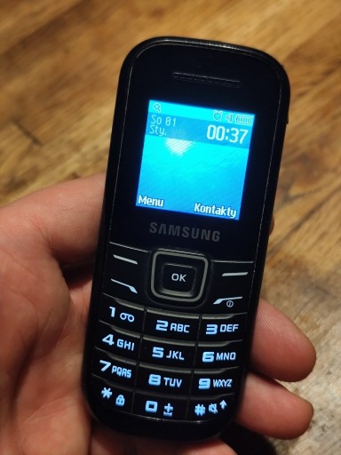 Zdjęcie oferty: Telefon komórkowy Samsung GT-E1170 Bez simlocka PL MENU PUDEŁKO