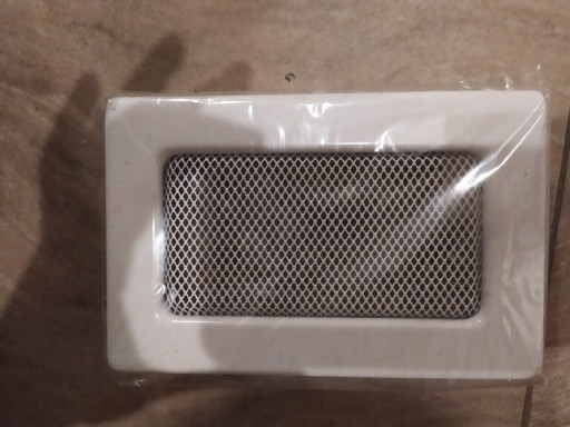 Zdjęcie oferty: Kratka kominkowa wentylacyjna biała 11x17