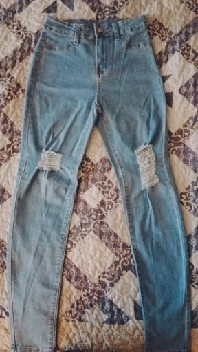 Zdjęcie oferty: Spodnie dżinsowe z wysokim stanem. Rozmiar S Shein