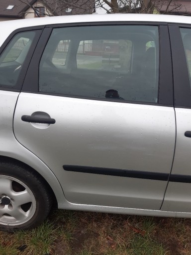 Zdjęcie oferty: Drzwi prawe tył VW Polo IV 2006