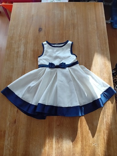 Zdjęcie oferty: Sukienka dziewczęca rozmiar T3