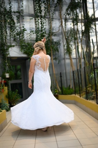 Zdjęcie oferty: Suknia ślubna biała, koronkowa, 40/42 L/XL