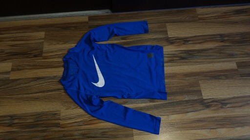 Zdjęcie oferty: Koszulka termoaktywnaM 10-12lat NIKE PRO 137-147cm