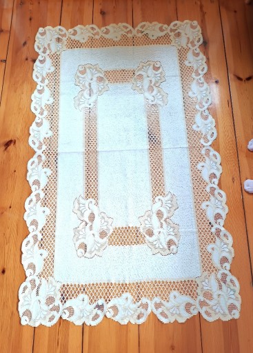 Zdjęcie oferty: stary retro vintage kremowy beżowy koronkowy obrusik serweta biała 92x153
