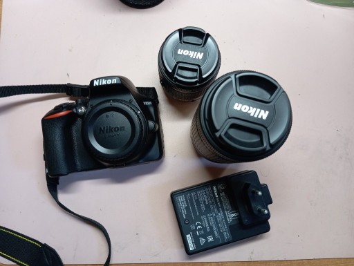 Zdjęcie oferty: Prawie Nowy Nikon D3500 + 2 Obiektywy + Akcesoria!