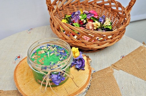 Zdjęcie oferty: świeca sojowa zapachowa prezent handmade kwiaty
