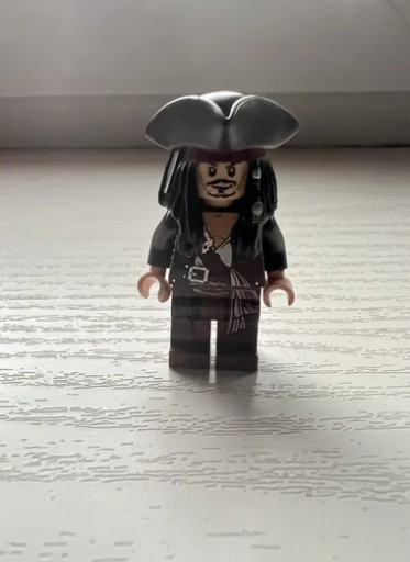 Zdjęcie oferty: Figurka Lego Jack Sparrow Piraci z Karaibów BDB