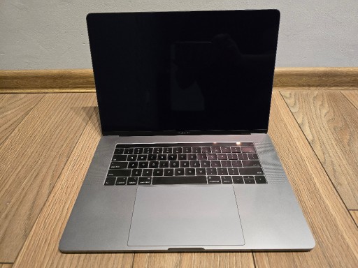 Zdjęcie oferty: Apple MacBook Pro A1990 i9 32/512GB 560X 48 cykli