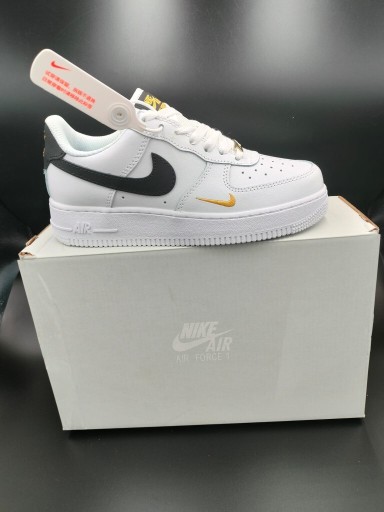 Zdjęcie oferty: Buty sportowe Nike Air Force 1 rozm 41