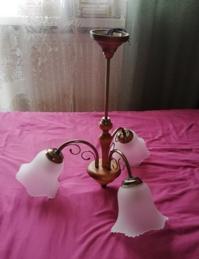 Zdjęcie oferty: Żyrandol lampa wisząca 3 klosze drewno PRL bdb