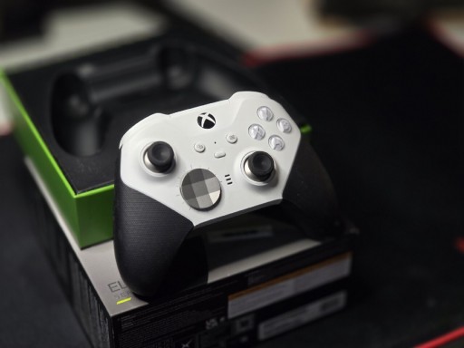 Zdjęcie oferty: gamePad Xbox One Elite v2 windows usb C bluetooth stan idealny
