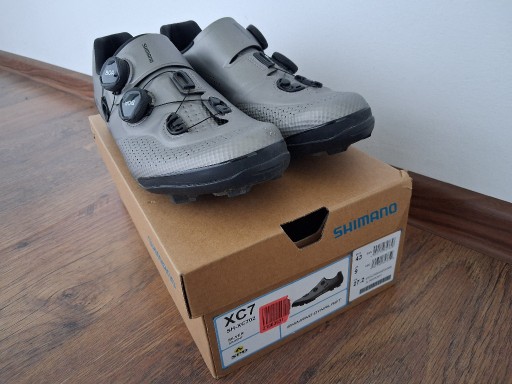Zdjęcie oferty: Używane buty MTB SHIMANO SH-XC702 XC7, rozmiar 43, srebrne
