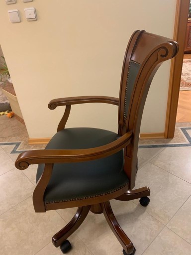 Zdjęcie oferty: Fotel drewniany gabinetowy obrotowy SKÓRA NATURALN