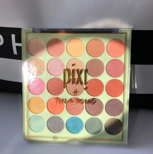 Zdjęcie oferty: Pixi Tina Yong Paleta 25 cieni do powiek