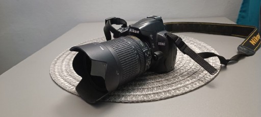 Zdjęcie oferty: Lustrzanka NIKON D3000 + NIKKOR 18-105 + AKCESORIA