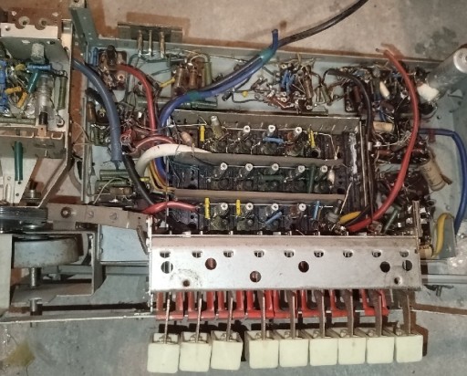 Zdjęcie oferty: Fragmenty starego radia elektronika PRL