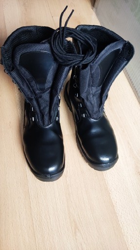 Zdjęcie oferty: Buty służbowe, taktyczne r.42 letnie