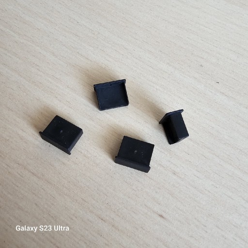 Zdjęcie oferty: 1x zaślepka portu USB Maskownica Uszczelka przeciw kurzowi nowe do PC USB A