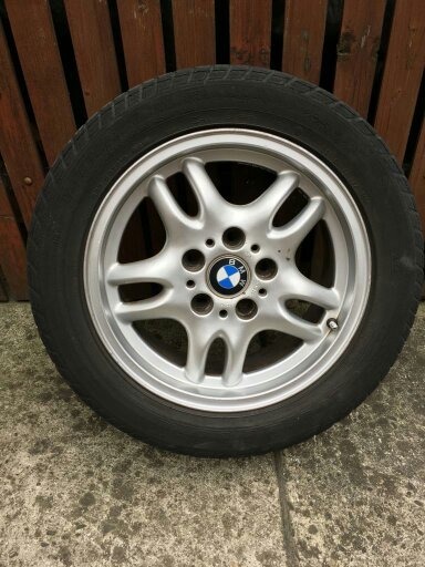 Zdjęcie oferty: Felgi Aluminiowe do BMW roz.R-16