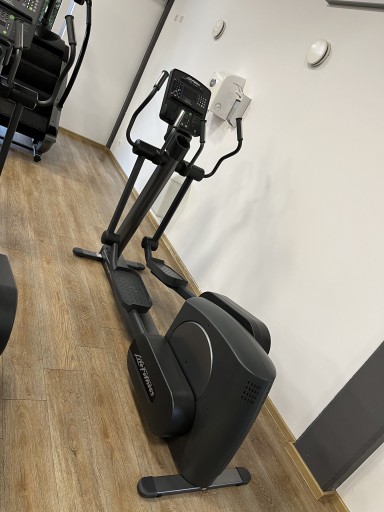 Zdjęcie oferty: Orbitrek profesjonalny life fitness